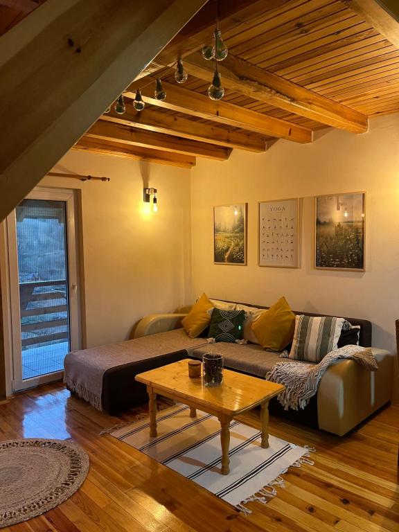 Posezení v ubytování Adamov Konak Apartmani