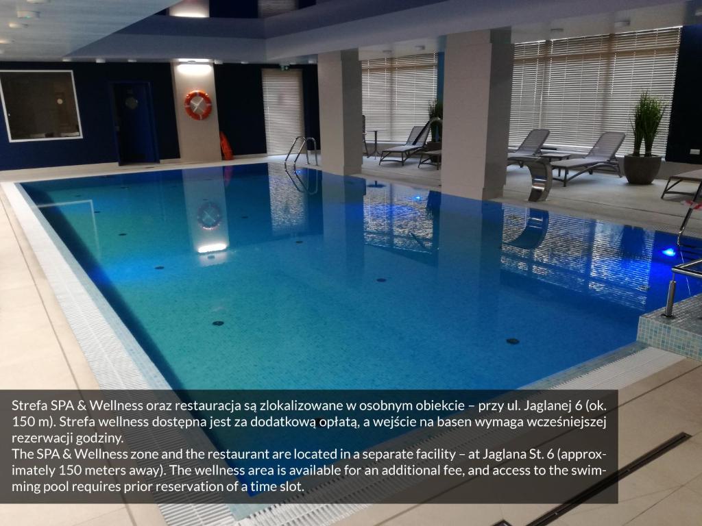 Bazén v ubytovaní Flatbook - City Center SPA Apartments Toruńska alebo v jeho blízkosti