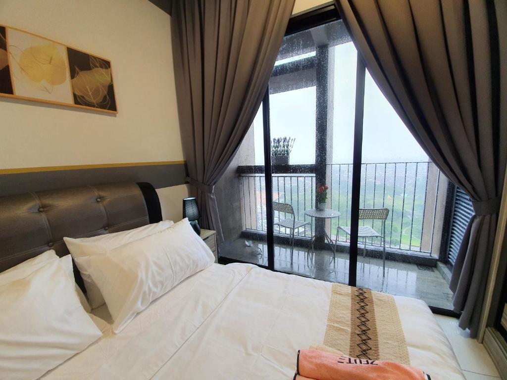 Postel nebo postele na pokoji v ubytování Quiet Scenic High Floor Parkview at Skytrees, 1-3 pax