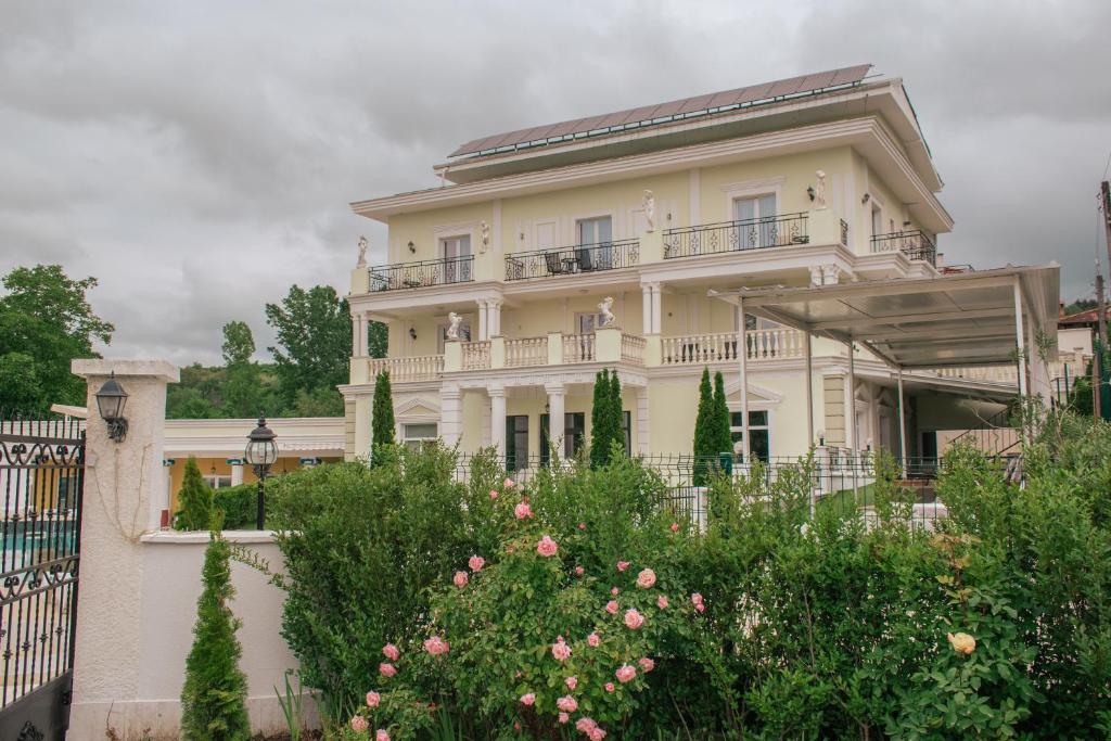 Zahrada ubytování Aleksion Palace