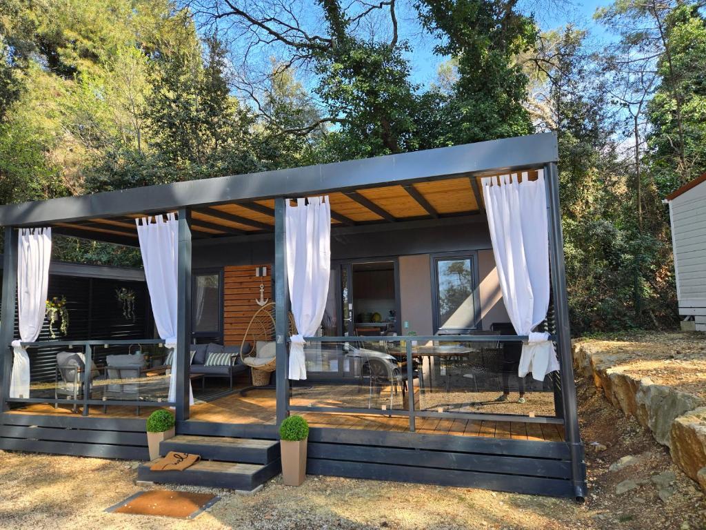 Zahrada ubytování Mobile Home Itana Nr 127