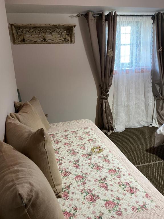 Postel nebo postele na pokoji v ubytování Shamrock Elati Retreats