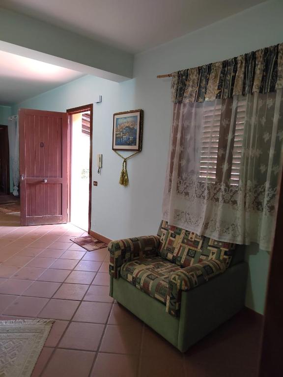 Zdjęcie z galerii obiektu Casa vacanze BY THE SEA w mieście Trabia