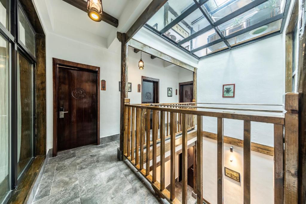 Fotografie z fotogalerie ubytování Jiuqi Tongnian High-end River View B&B v destinaci Feng-chuang