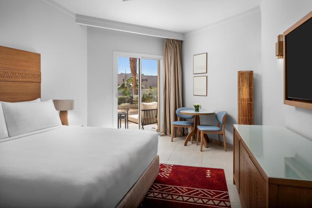 DoubleTree by Hilton Sharks Bay Resort - 19