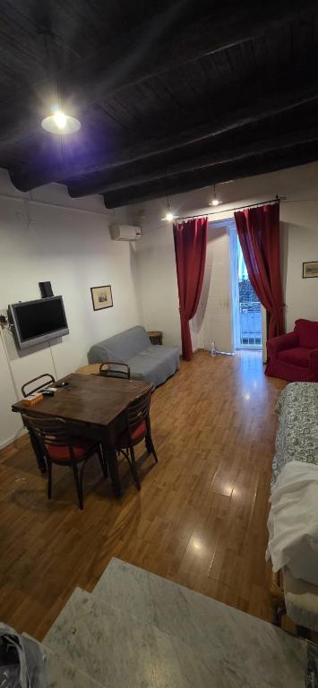 A television and/or entertainment centre at Appartamento Casa Toledo