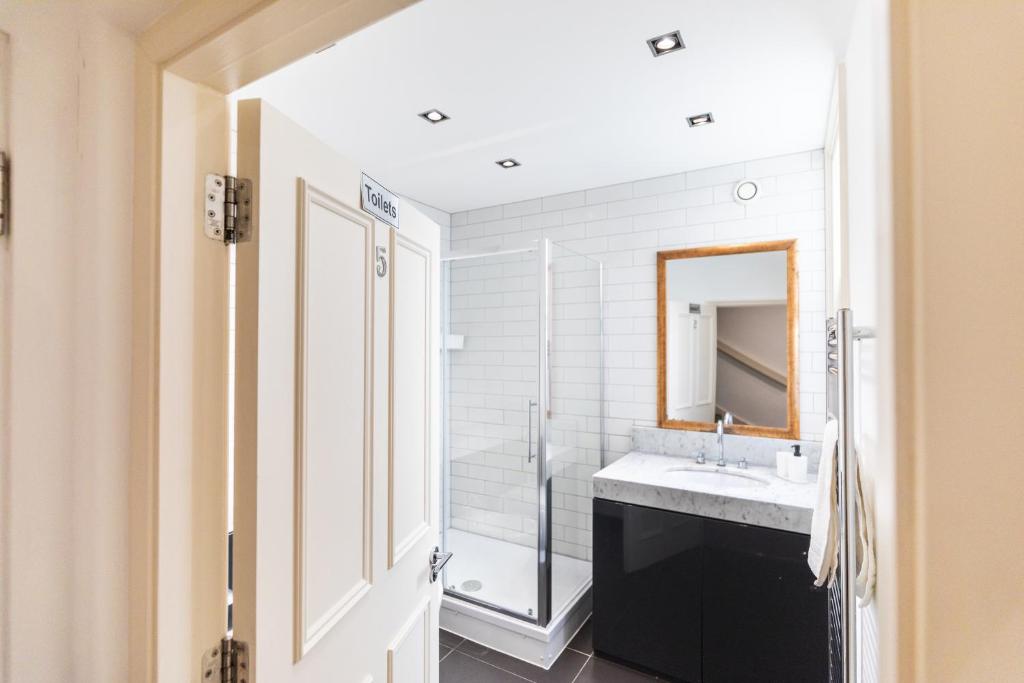 Mayfair Residences - Resim 43