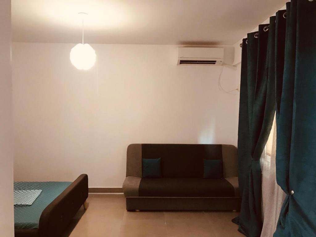 Et opholdsområde på Garsoniera Tudor