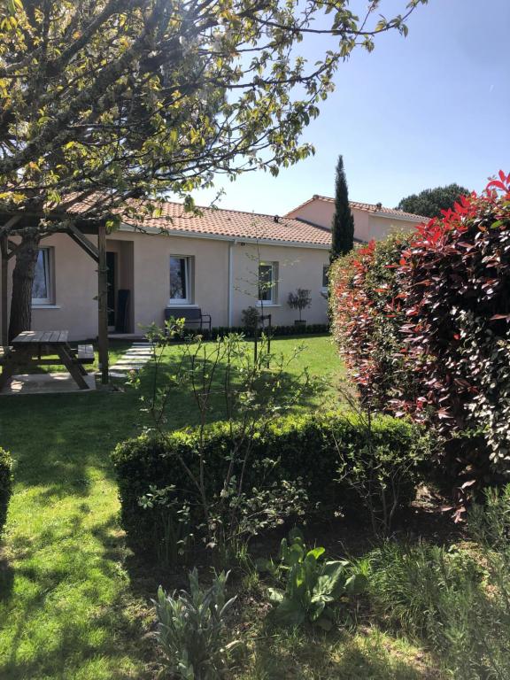 Zahrada ubytování Chambre d'Hôtes Les Bacquerins