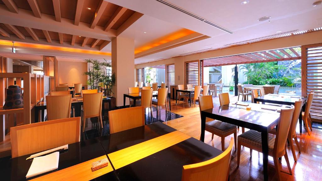 Restaurace v ubytování The Busena Terrace