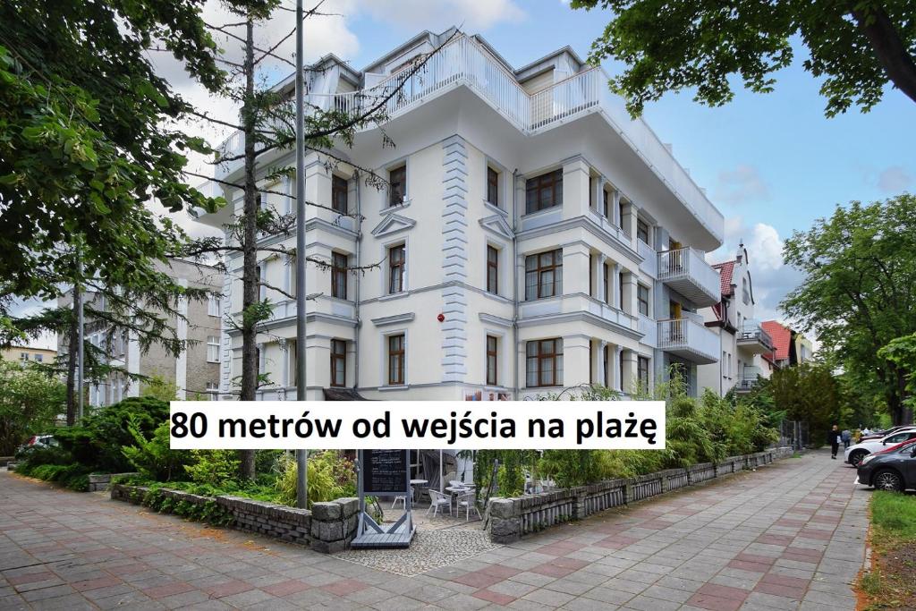 Το κτήριο όπου στεγάζεται  το παραθεριστικό πάρκο