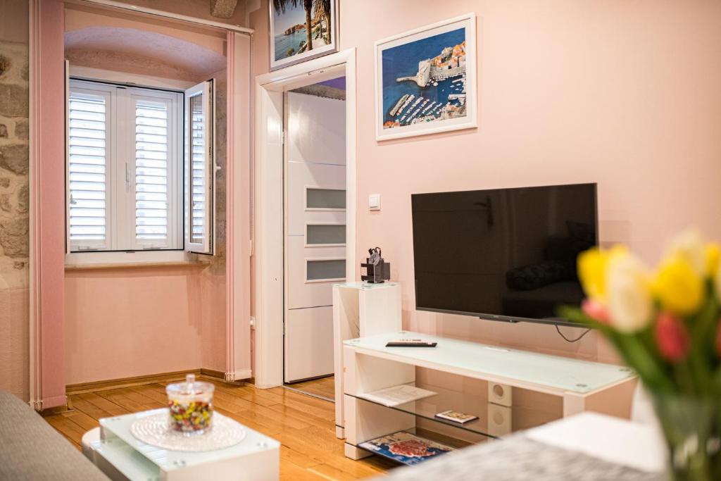TV a/nebo společenská místnost v ubytování Apartment Maris