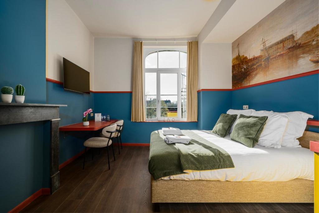 The Queen's Twelve by Romy&Travis - Resim 28