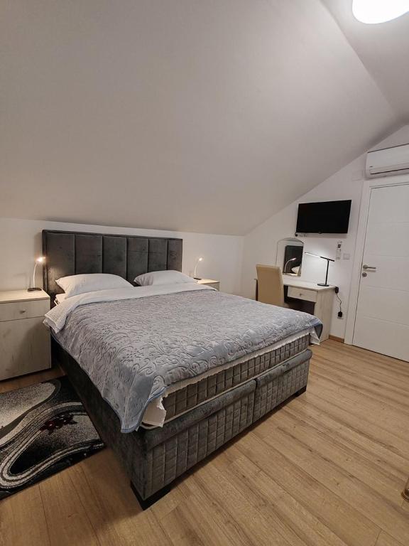 Rooms DM - Una
