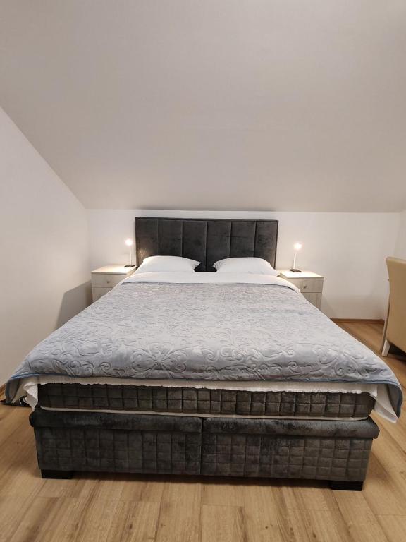 Postel nebo postele na pokoji v ubytování Rooms DM - Una