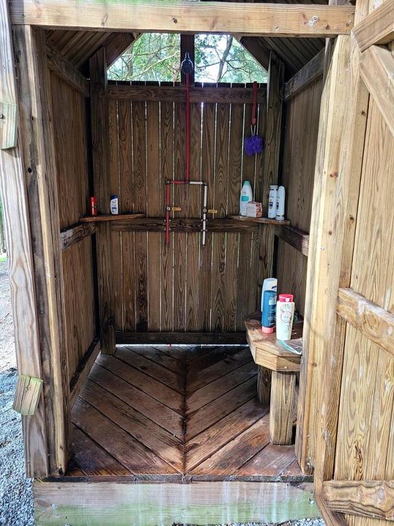 Fotografie z fotogalerie ubytování Private Pet-Friendly Cabins with Fire Pit for Nature Escapes in Clear Spring, Maryland, for Memorable Family Glamping Trips v destinaci Clear Spring