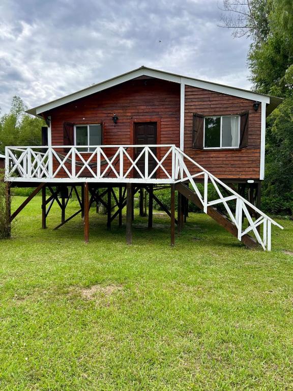 a house with a large ramp leading up to it at Las Luciérnagas del Delta 1 in Tigre