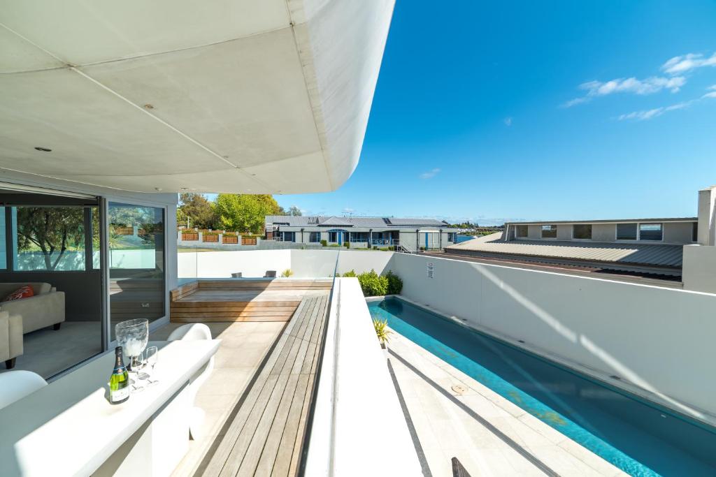 Sacred Waters Taupo - Resim 15