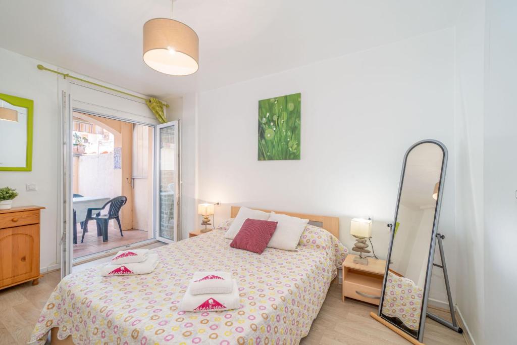 Posteľ alebo postele v izbe v ubytovaní Apart-rent Apartment Gran reserva 0054