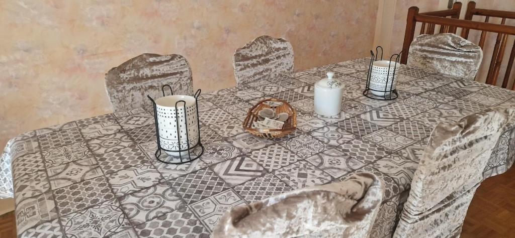 Fotografia z galérie ubytovania Appartement 120 m² duplex cœur historique au calme v destinácii Le Puy en Velay