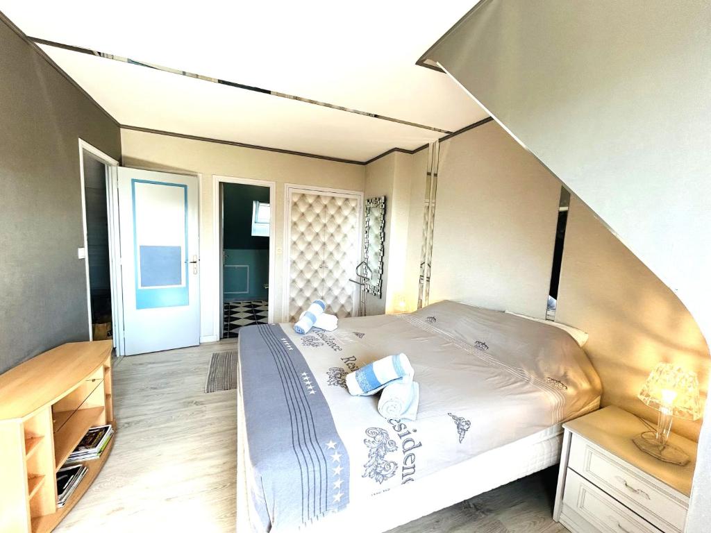 Posteľ alebo postele v izbe v ubytovaní Maison 5 pièces 8 personnes - Vue mer - LOEVA