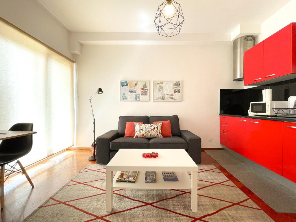SWEET CHILI - Studio with balcony near Metro & Airport
