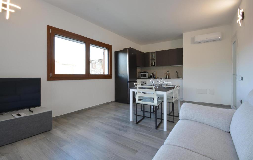 2 Bedroom Beautiful Apartment In Olia Speciosa - Appartement Met 2 Slaapkamers