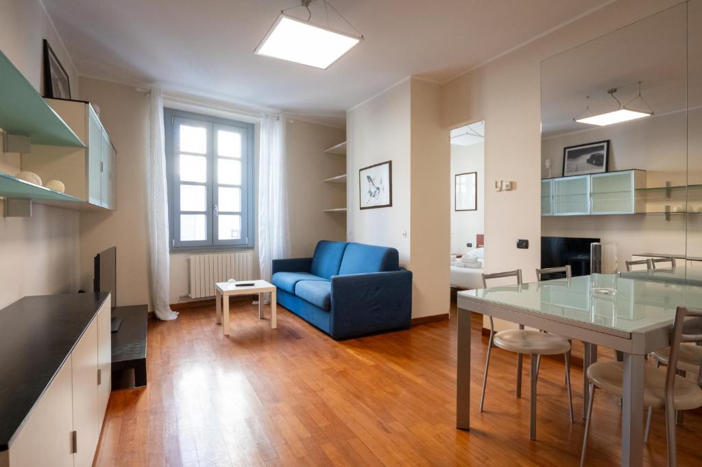 Una cocina o cocineta en Via dei Fabbri Leonardo Apartment - Central Milan - Milan-Cortina 2026 Olympics - Milan Design Week 2026