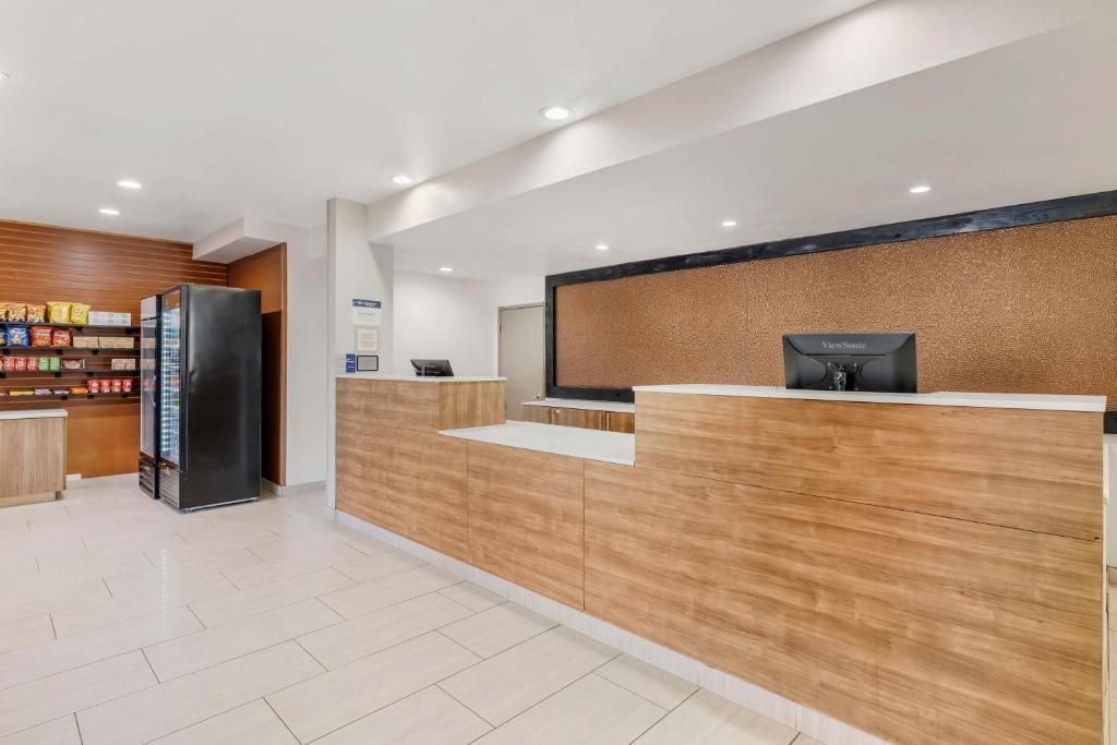 Vstupní hala nebo recepce v ubytování Best Western Carlsbad by the Sea