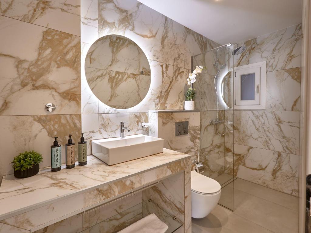 Koupelna v ubytování Athens City Suites
