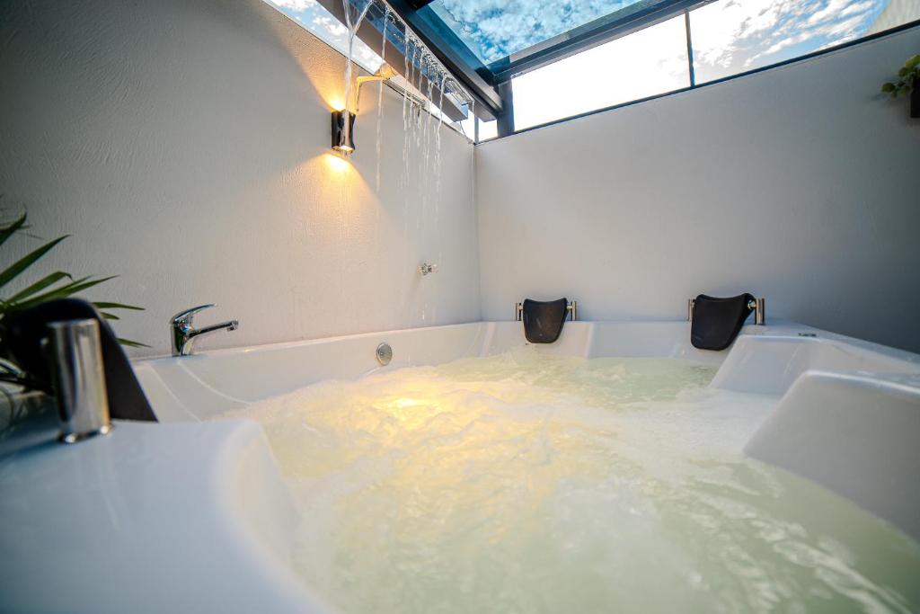 Fotografie z fotogalerie ubytování Espectacular Casa de Ensueño "Jacuzzi Privado" en Ricaurte - Peñalisa v destinaci Ricaurte