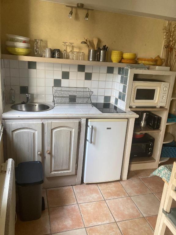Kuchyň nebo kuchyňský kout v ubytování gîte à Rustrel