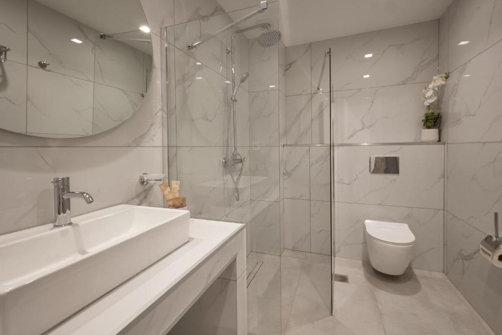 Koupelna v ubytování Athens City Suites