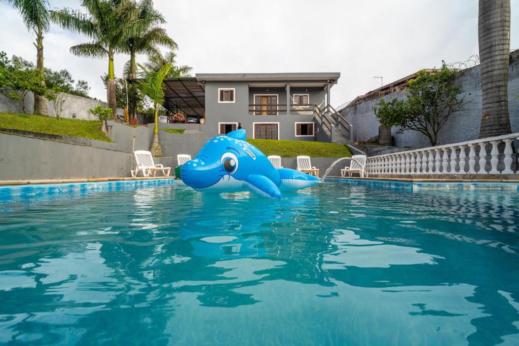 Kolam renang di atau dekat dengan Bonatto's House