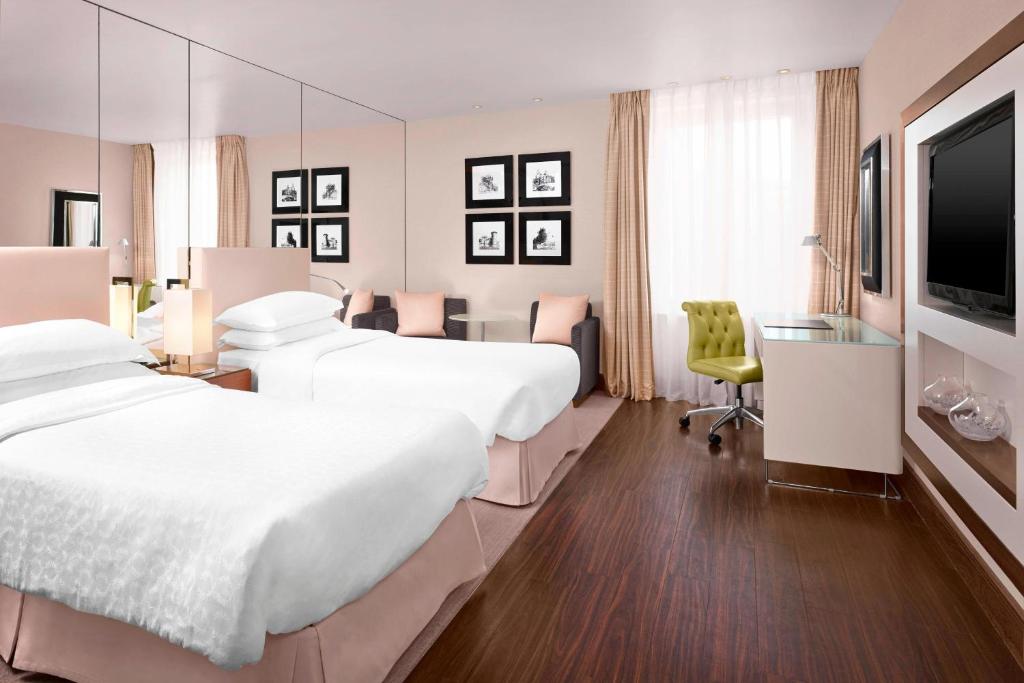 TV a/nebo společenská místnost v ubytování Sheraton Grand Hotel & Spa