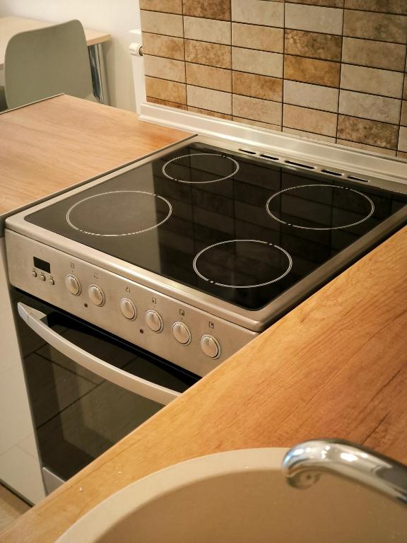 A kitchen or kitchenette at Penthouse 350m from metro station!