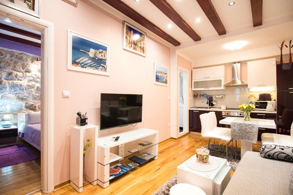 TV a/nebo společenská místnost v ubytování Apartment Maris