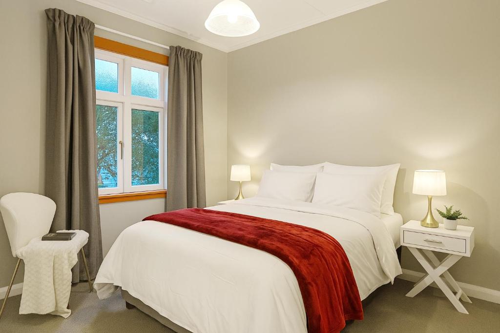 Skyline City - Entire Character Apartment - Views, Parking and Netflix - Resim 7