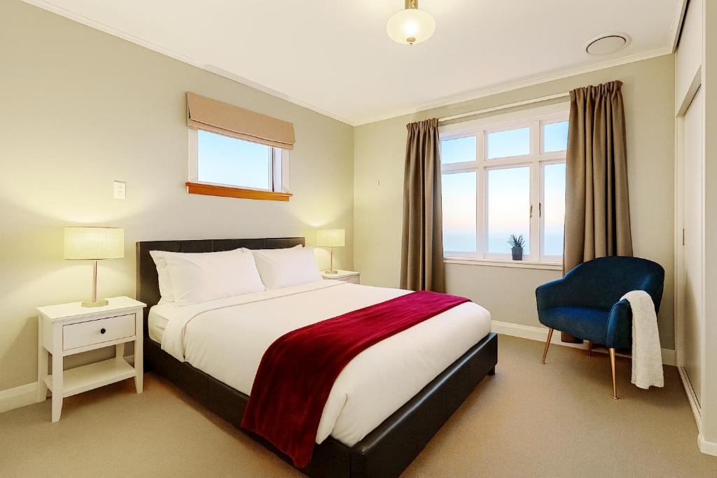 Skyline City - Entire Character Apartment - Views, Parking and Netflix - Resim 2