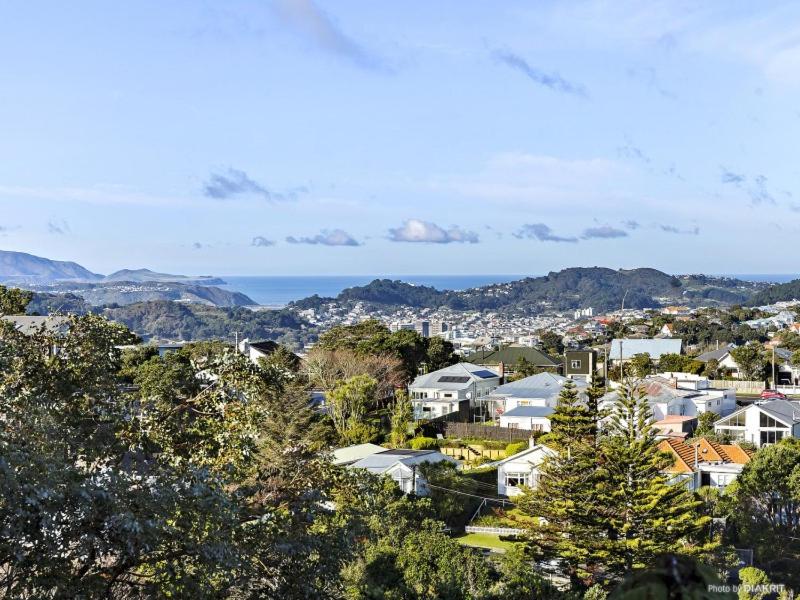 Skyline City - Entire Character Apartment - Views, Parking and Netflix - Resim 6