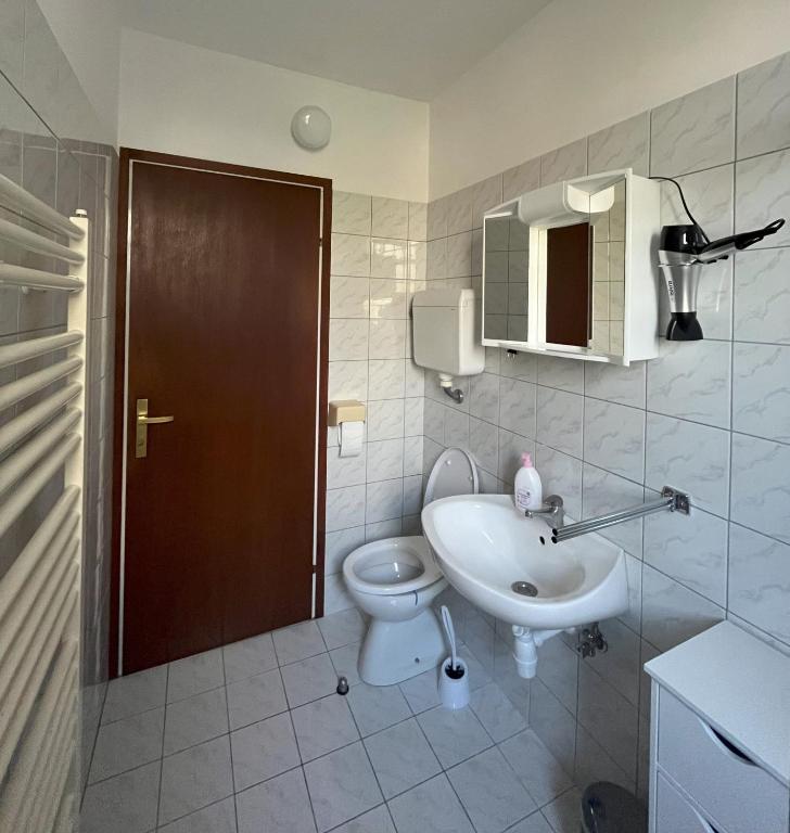 Koupelna v ubytování Apartma Laganini