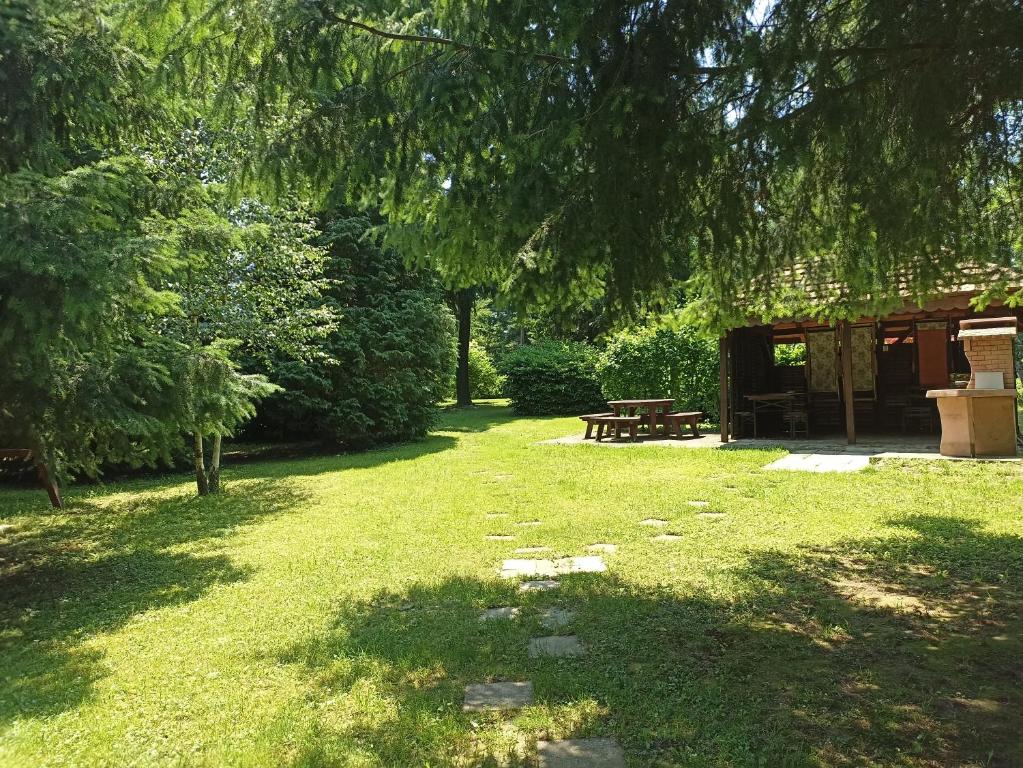Zahrada ubytování Ranch V8 Kosmaj