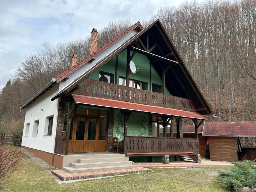 Budova, kde se prázdninový dům nachází