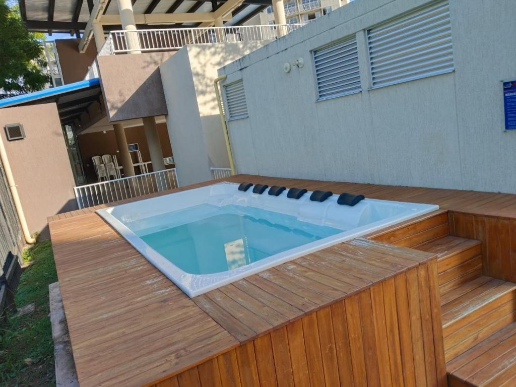 Bazén v ubytování Apartamento en Ricaurte, Arrayanes de Peñaliza nebo v jeho okolí