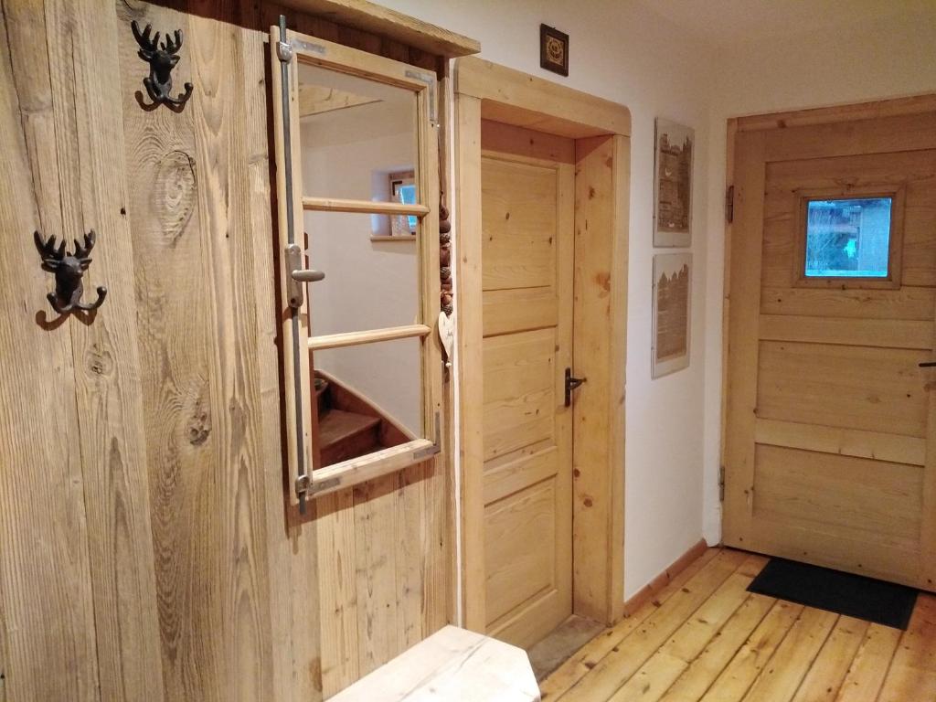 Fotografie z fotogalerie ubytování Ferienhaus Keramik-Alm mit Garten und Sauna v destinaci Oberwössen