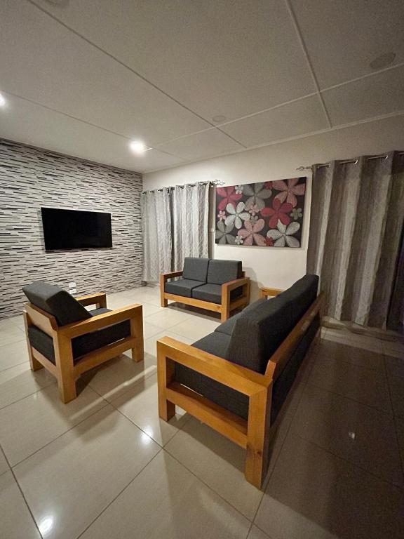 TV a/nebo společenská místnost v ubytování Zenith by Proxima Homes