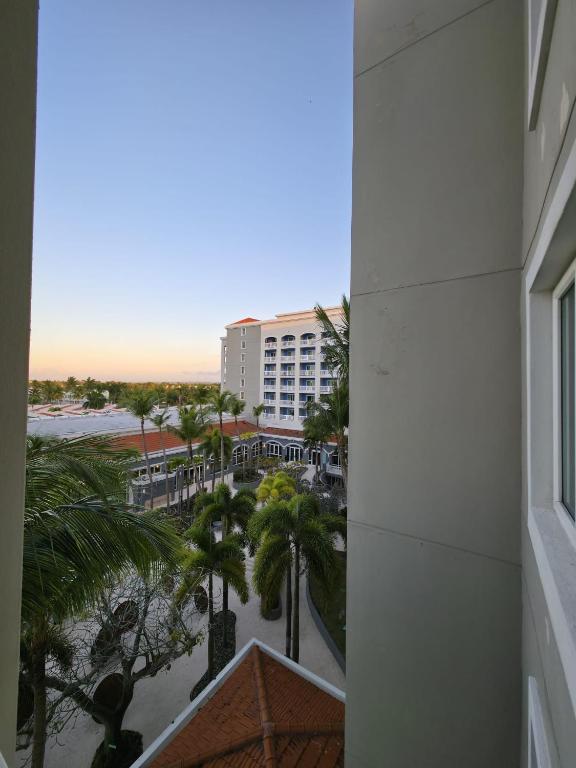 Fotografie z fotogalerie ubytování King Suite Oceanview Private Access Beach Dorado v destinaci Dorado