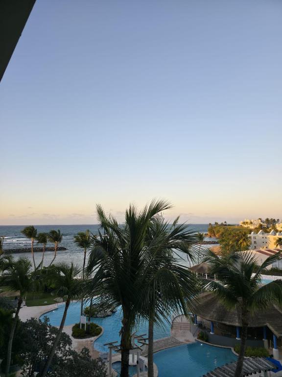 Fotografie z fotogalerie ubytování King Suite Oceanview Private Access Beach Dorado v destinaci Dorado