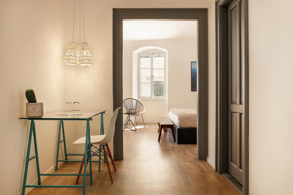 Pomalo Inn - Suite With Terrace