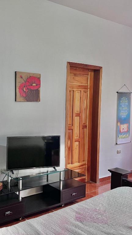 TV a/nebo společenská místnost v ubytování Casa LuzLago 2